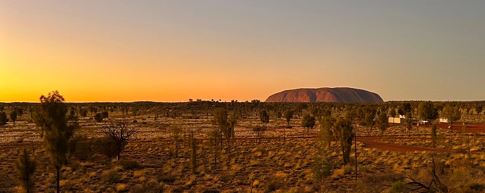 best-sights-australia-summer-uluru-sunrise