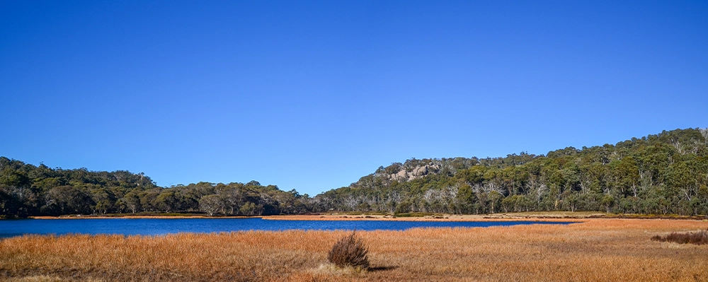 Victoria-Caravan-Spots-Inner-Image-5-Lake-Catani