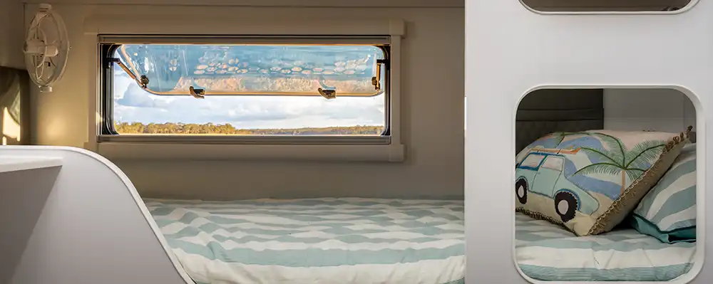 sleep-off-road-caravan-bunks-inner-bunk-2
