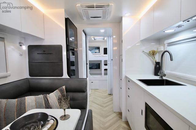 Amaroo 2106 Rear Twin Bunk Family