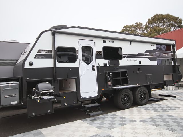 Hornet 2304 Quad Bunk East-West