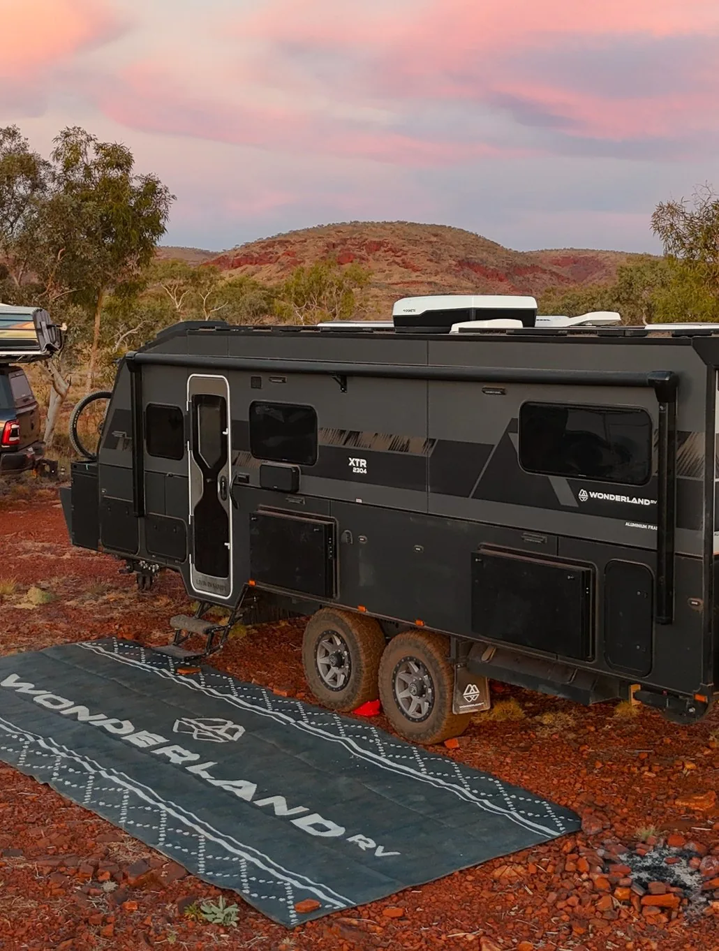 Livin In Sanity&rsquo;s XTR at camp in Karijini at sunset